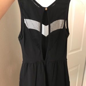 Short black sleeve less cotton dress